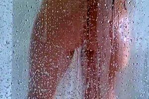 Watch her big ass bounce curves in steamy teen shower fun