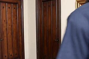 Bodybuilder rams monster cock deep into Simone Steele's tight ass roughly