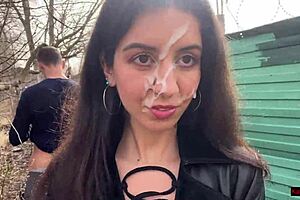 i walk through the park dripping cum on my face after that hot load 😏💦👠