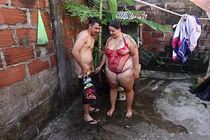 Mi vecino me folla fuerte despues de ayudar lavar, ay!