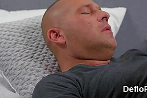 i feel my tight virgin pussy gape during first hardcore defloration