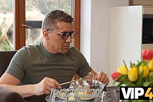 bimbo's big ass pounded in wild group fuck 🍑💦🔥