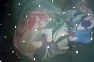 Hot bhabhi fingers tight pussy screaming wildly to squirt