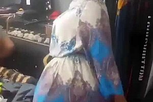 african mature beauty shakes her massive curvy ass seductively