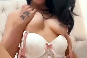 wanna feel my horny american student gf squirt on cam?