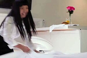 Amazing Wonder Woman Cosplay Teen Rides Cock in VR Bangers