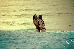Charlie Forde and hot lesbians licking wet pussies on the beach, orgasms everywhere! 🔥👅💦