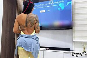 Colombian MILF Repairs TV Then Delivers Epic Big Ass Anal With Sayafit