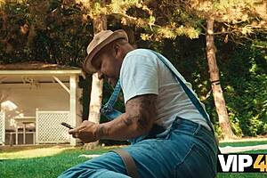 Beautiful brunette offers help but ends up moaning under hardcore pounding!