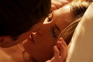 Glamorous babe teases with wet blowjob and huge cumshot