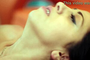 Picture Perfect Babe Teases into Deep Glamour Cumshot Fuck