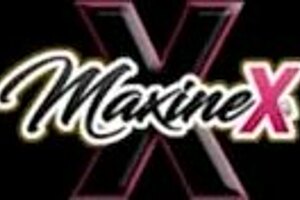 whoa maxine x squirts hard fucking toys with those massive tits 💦😍