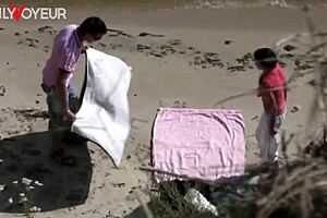 beach voyeur catches risky couple sex on coast