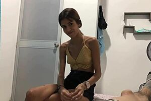 Watch tons of cum erupt from my huge cock after her sloppy expert blowjob and dirty talk.