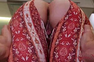 Curvy Maid Fucks for Extra Tip in Leggings