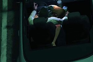 GTA 5 bust: Hooking up with street slut in hot car sex game