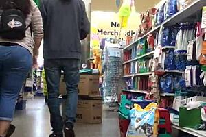 curvy milf shakes her thick ass candidly around the house