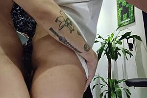 shh i'm secretly fucking my curvy tattooed latina ex