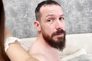 Beautiful Masseuse Rims Ass Deep and Swallows Cum