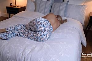 Step milf wakes to throbbing cock and squirts fast from intense pounding