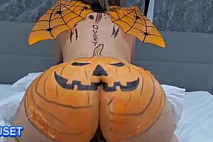 oiled halloween bbw spreads huge latina ass gaping