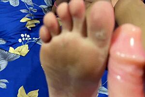 Flirty babe craves deep orgasm from hard pounding full video hindi moans