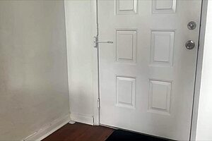 Curvy ebony massage therapist seduces into intense prostate milking session