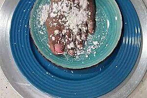 barefoot black beauty's toes get licked and worshipped hungrily!