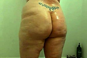 Voyeur Hidden Cam Catches Wet BBW Milf Showering Curvy Body