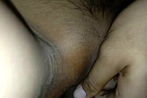 Pretty amateur spreads shaved pussy for intense creampie thrusting