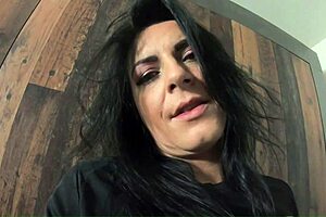 Milfycalla's Workout Try-On Hides Naughty Pee Fetish Surprise