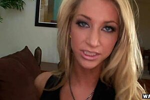 sammie rhodes seduces jessica lynn into hardcore lesbian dildo fingering