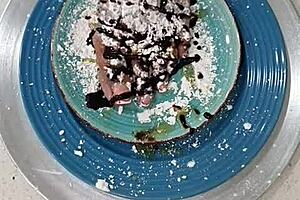 barefoot black beauty's toes get licked and worshipped hungrily!