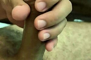 hey i'm so horny masturbating this big cock till i cum moaning loud! 🍆💦😩