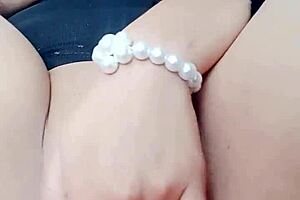 Watch me squirt floods fingering my soaked pussy for hubby!