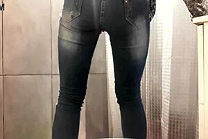 i'm desperate peeing in tight jeans and heels