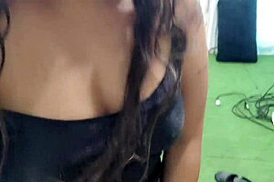 slave, wanna lick my feet in bdsm worship?