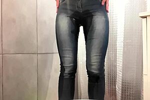 i'm desperate peeing in tight jeans and heels