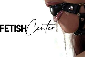 hey isn't she stunning with those sexy feet you just wanna worship